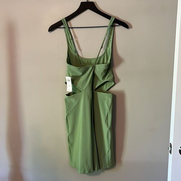 New! Abercrombie & Fitch Traveler Athletic Dress Green w/ built- in shorts NWT - Picture 5 of 15